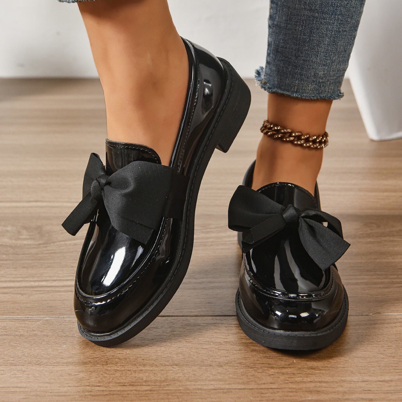 Ayora | Timeless Bow Loafers